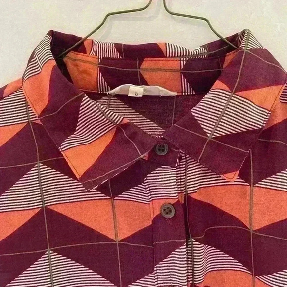 Entro Blouse Size Small Flowy Button Up Longer Blouse - Picture 5 of 9